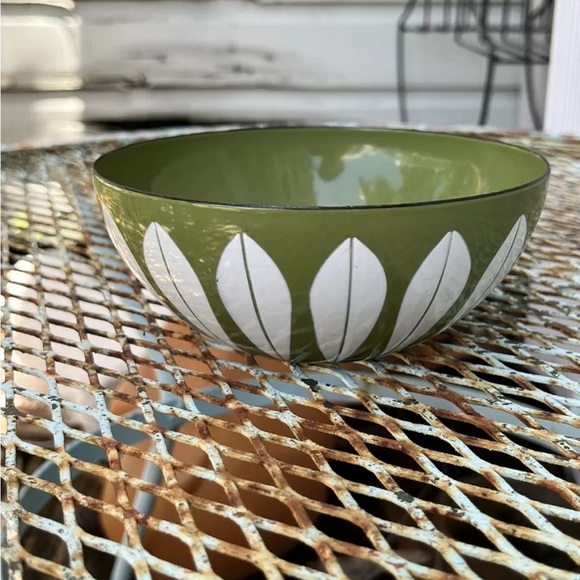 Cathrineholm Enamel Lotus Bowl 5.5” Mid Century Modern Green White Vintage 60s